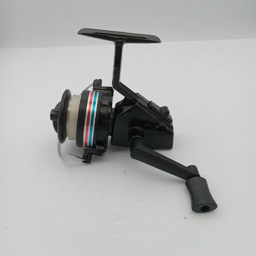 Swift 660/F Spinning reel. Good condition. Works well.